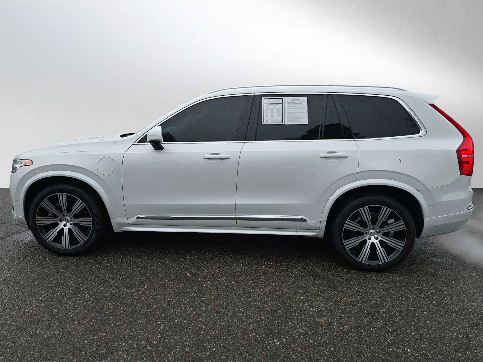 Certified 2024 Volvo XC90 T8 Plus w/ Protection Package Premier image 6