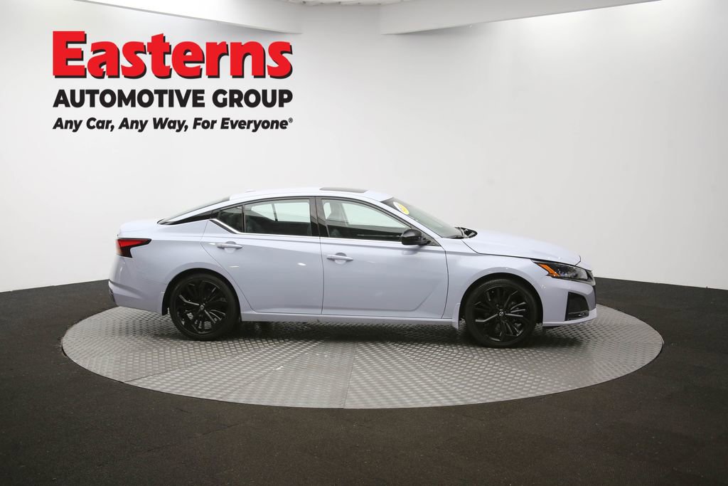 Used 2023 Nissan Altima 2.5 SR w/ SR Premium Package image 45