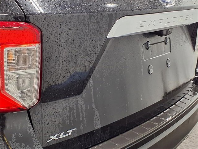 Certified 2020 Ford Explorer XLT w/ Equipment Group 202A image 25