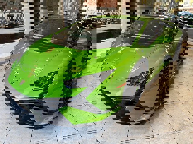 Used 2023 Lamborghini Huracan Tecnica image 10