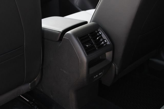 Used 2025 Volkswagen Tiguan SE FWD image 6
