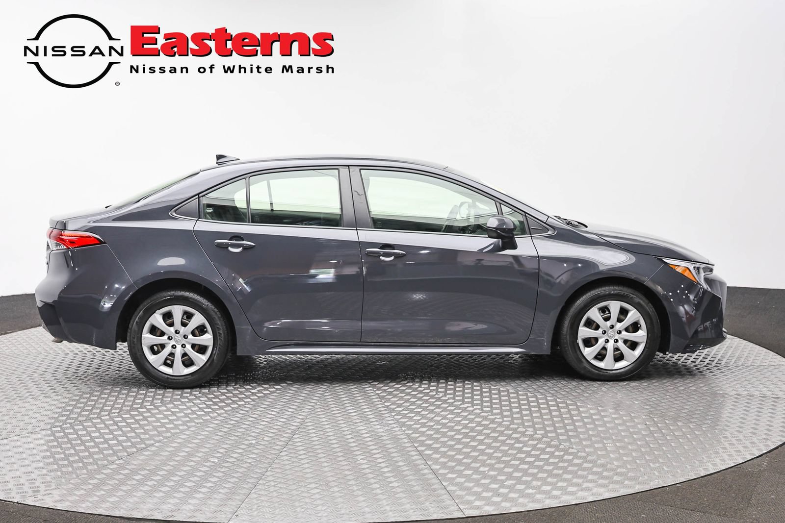Used 2023 Toyota Corolla LE w/ Carpet Mat Package (TMS) FWD image 4