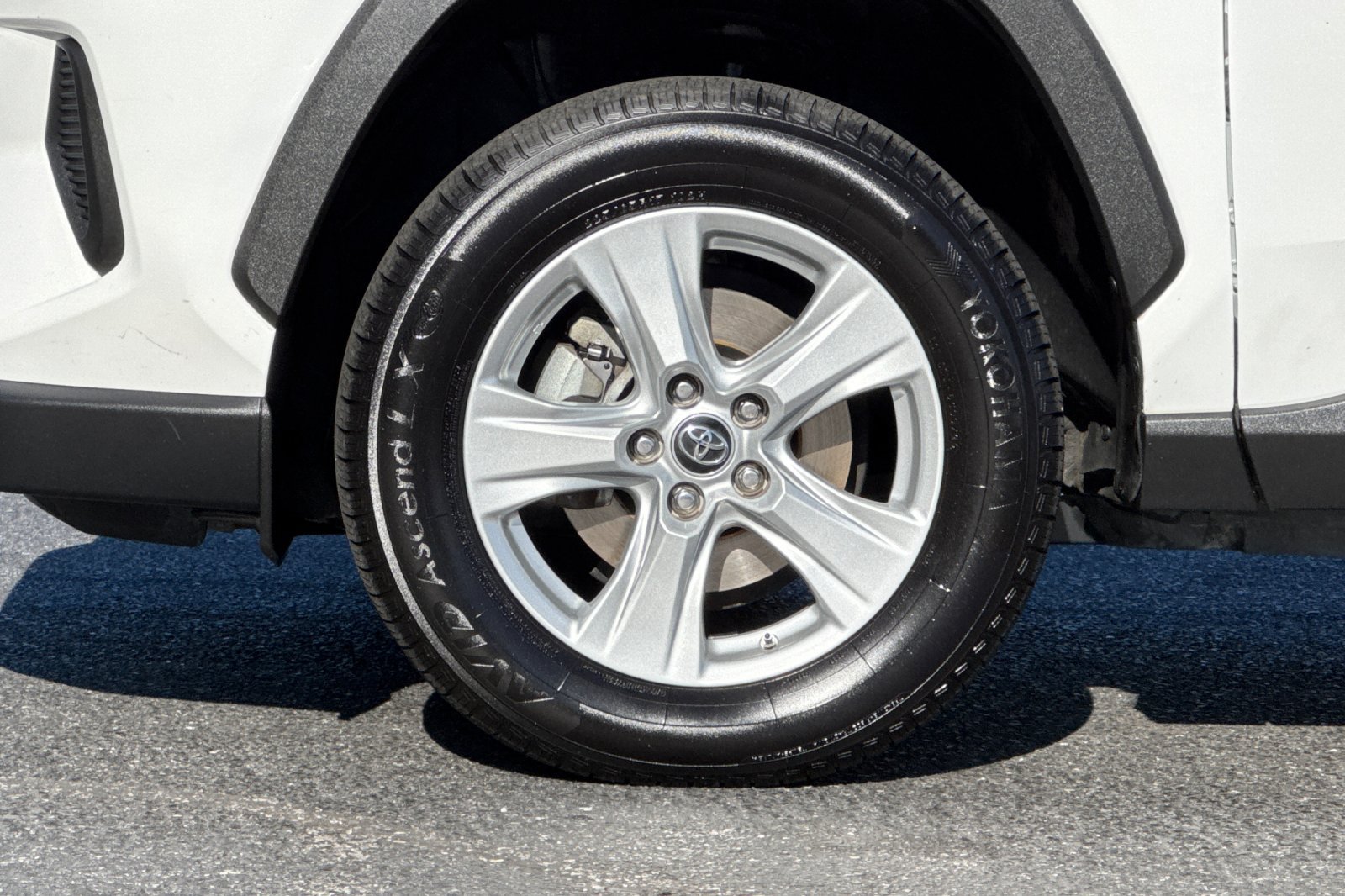Used 2019 Toyota RAV4 LE w/ All Weather Liner Package AWD/4WD image 12