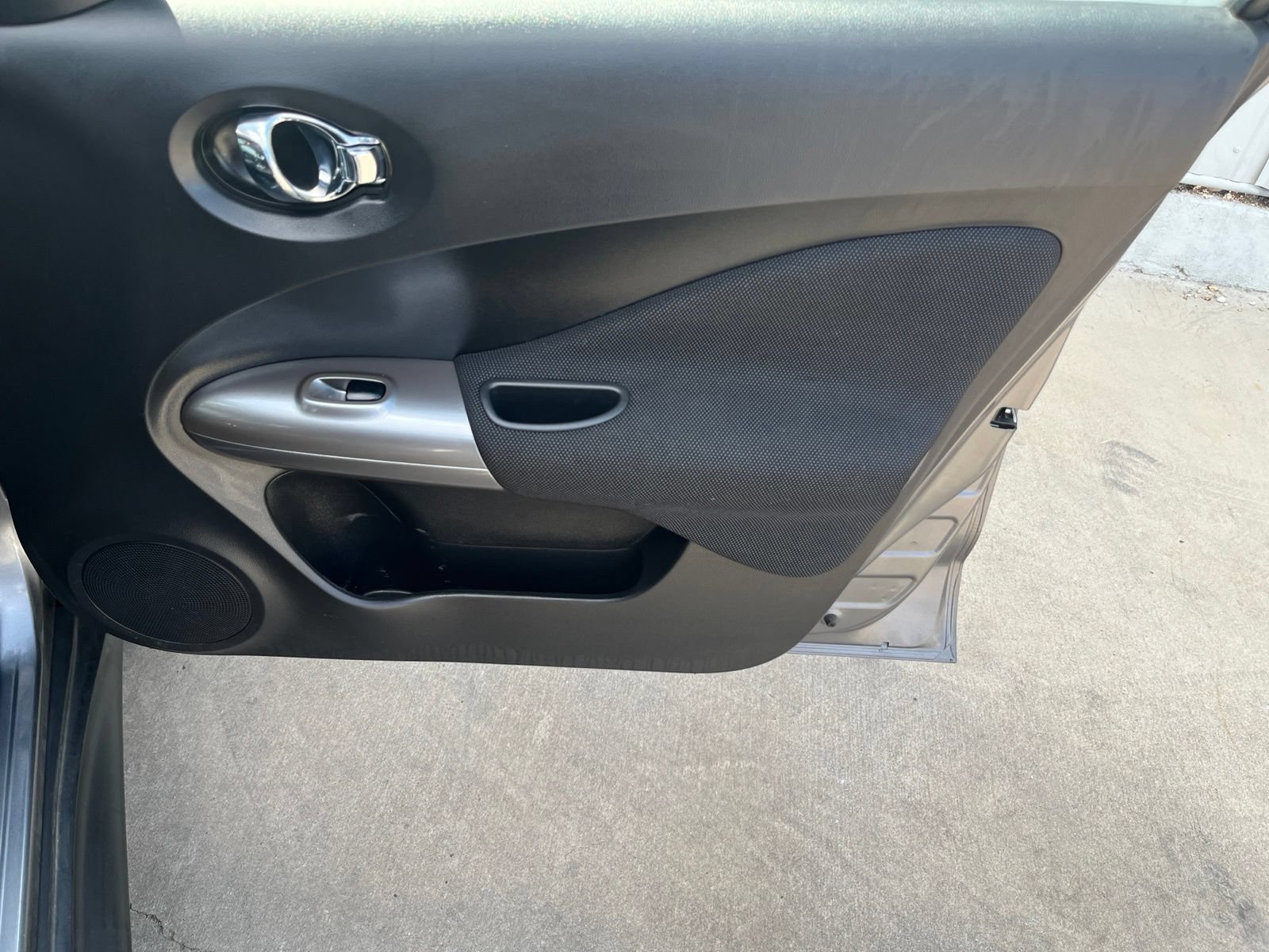 Used 2014 Nissan Juke S FWD image 17