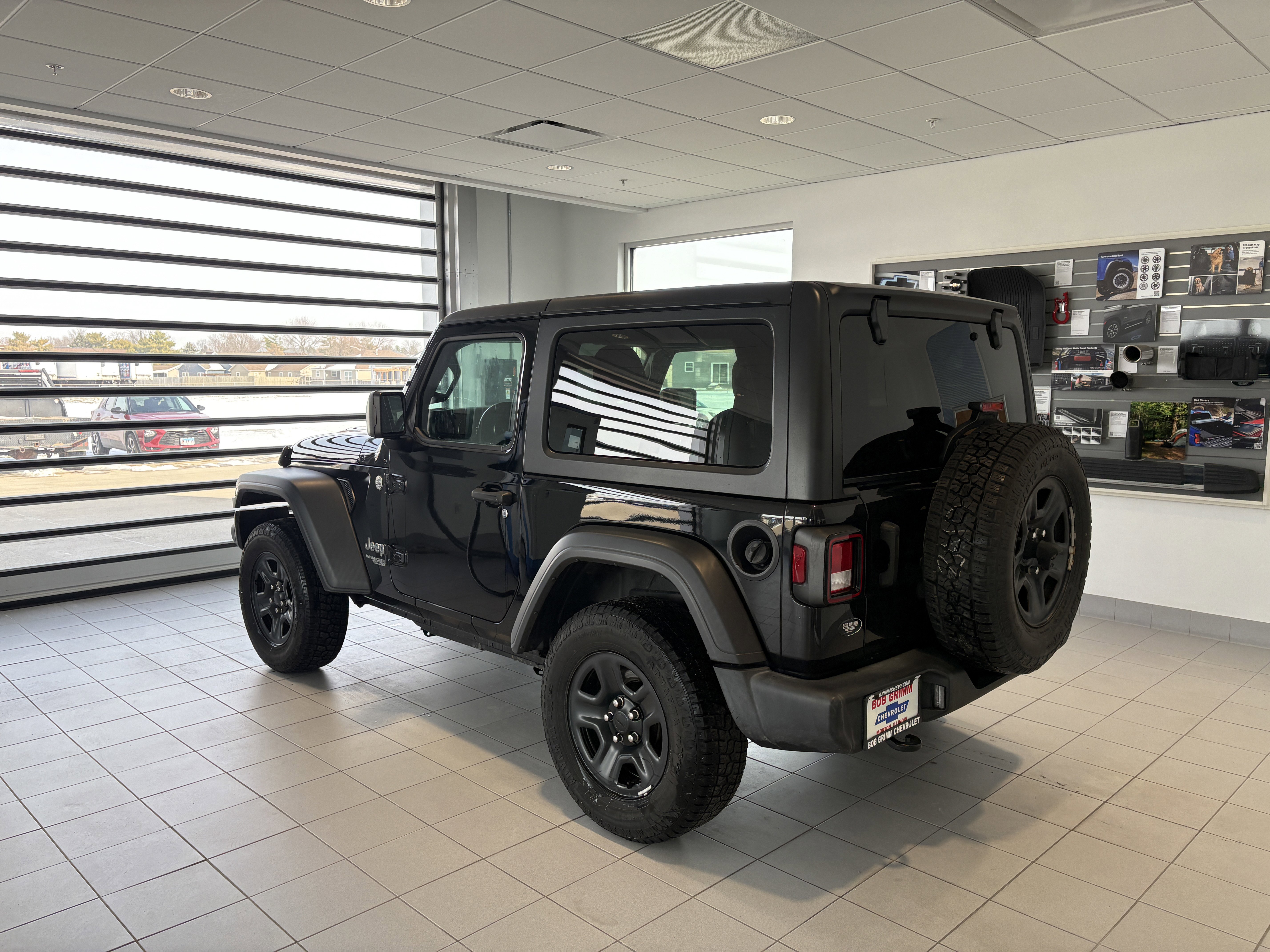 Used 2021 Jeep Wrangler Sport S image 3