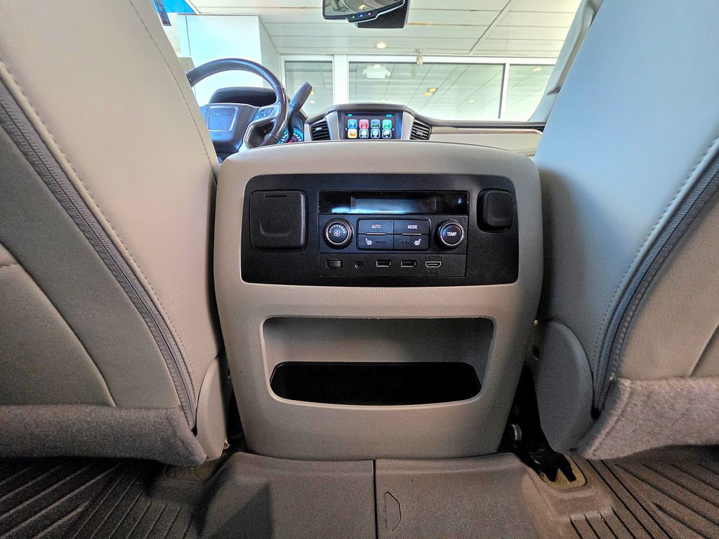 Used 2018 GMC Yukon Denali w/ Denali Ultimate Package AWD/4WD image 76
