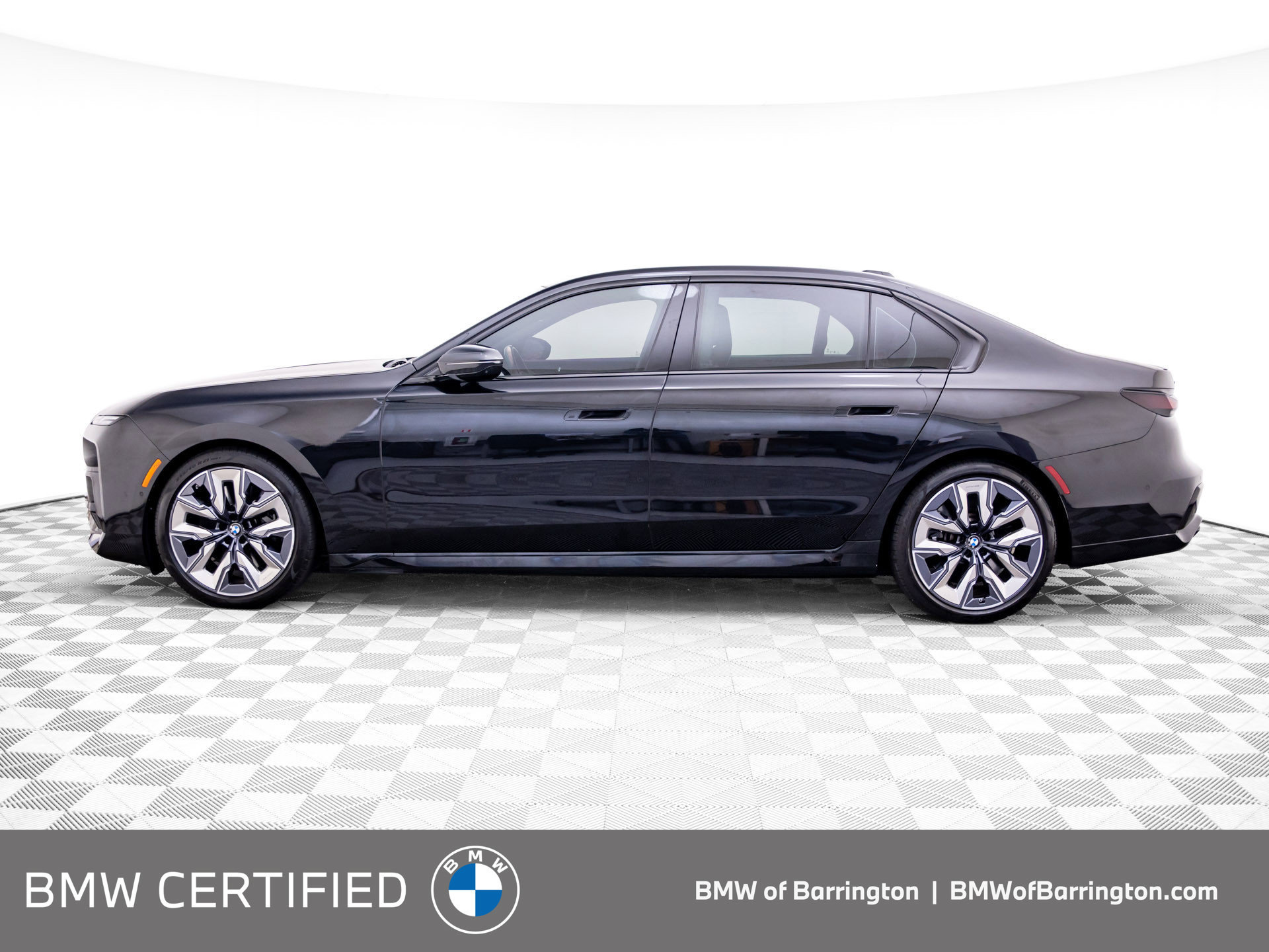 Certified 2023 BMW 760i xDrive w/ Parking Assistance Package AWD/4WD image 2