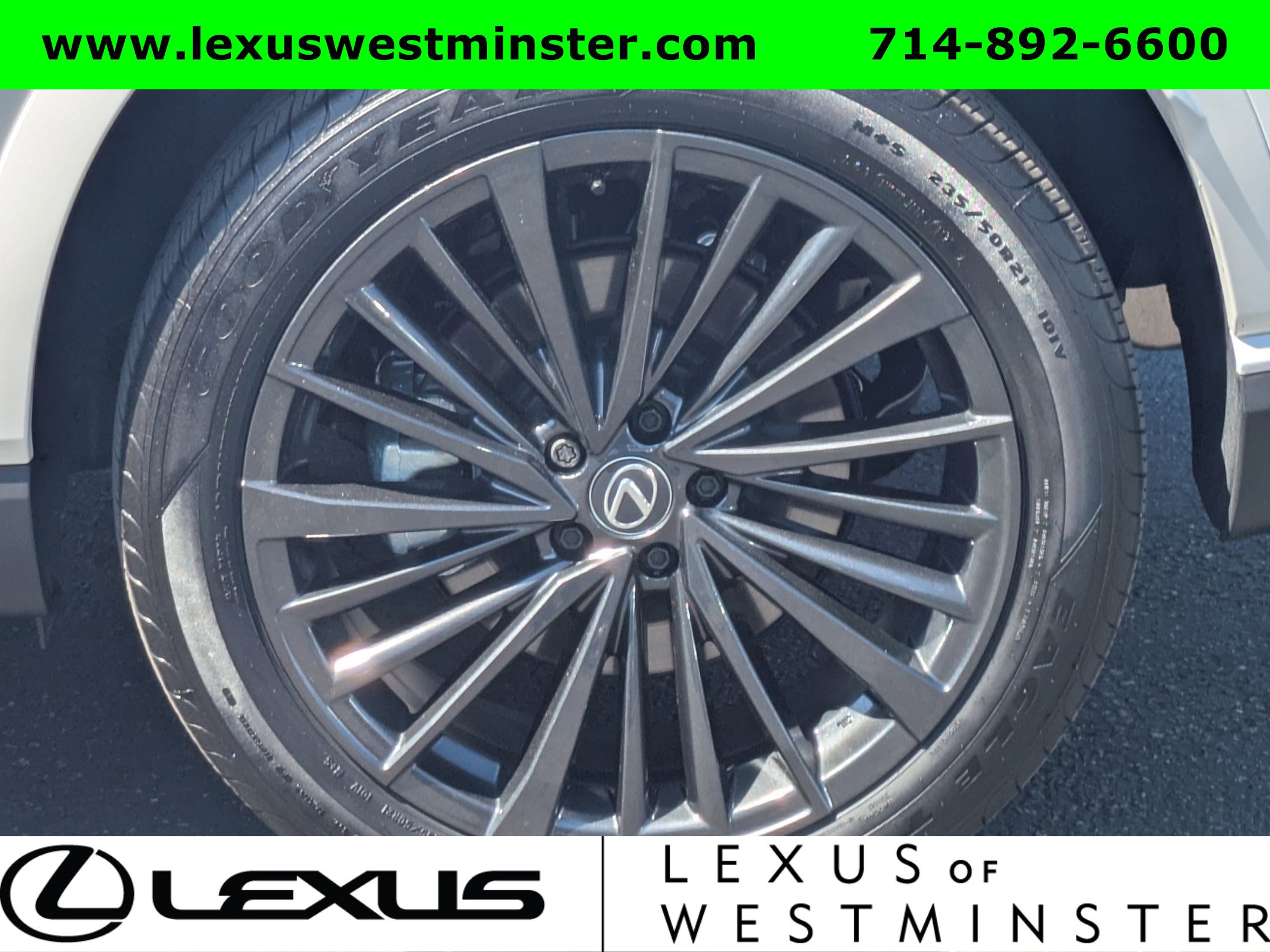 Certified 2025 Lexus RX 350h w/ Convenience Package image 12