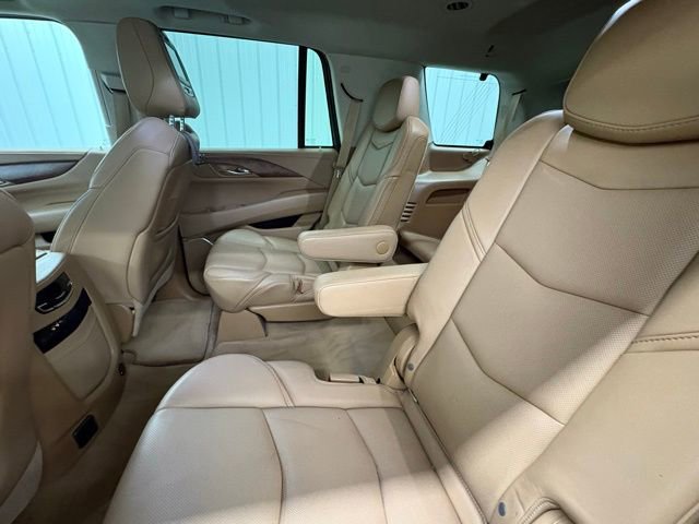 Used 2015 Cadillac Escalade Platinum image 12