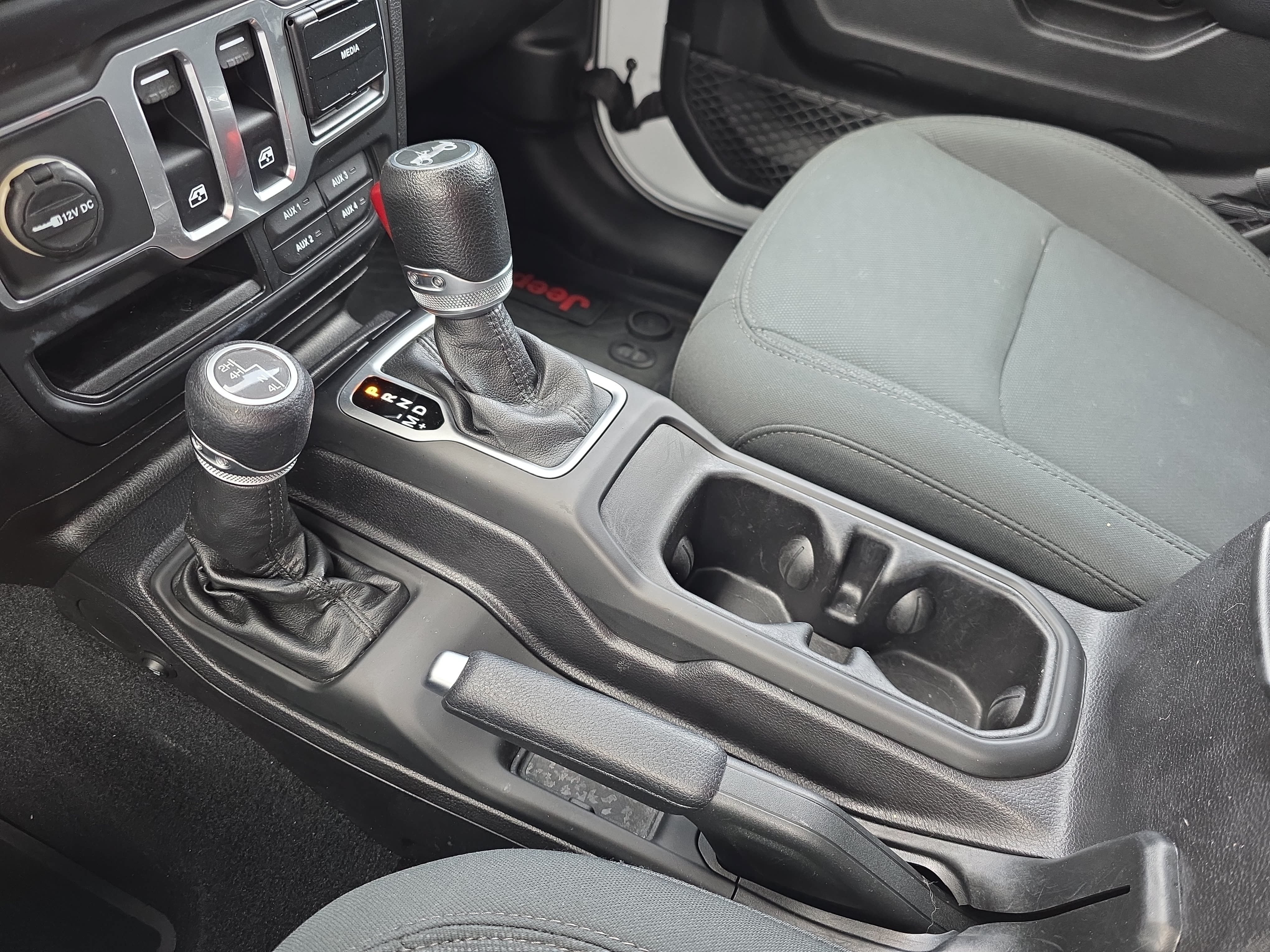 Used 2018 Jeep Wrangler Sport AWD/4WD image 23