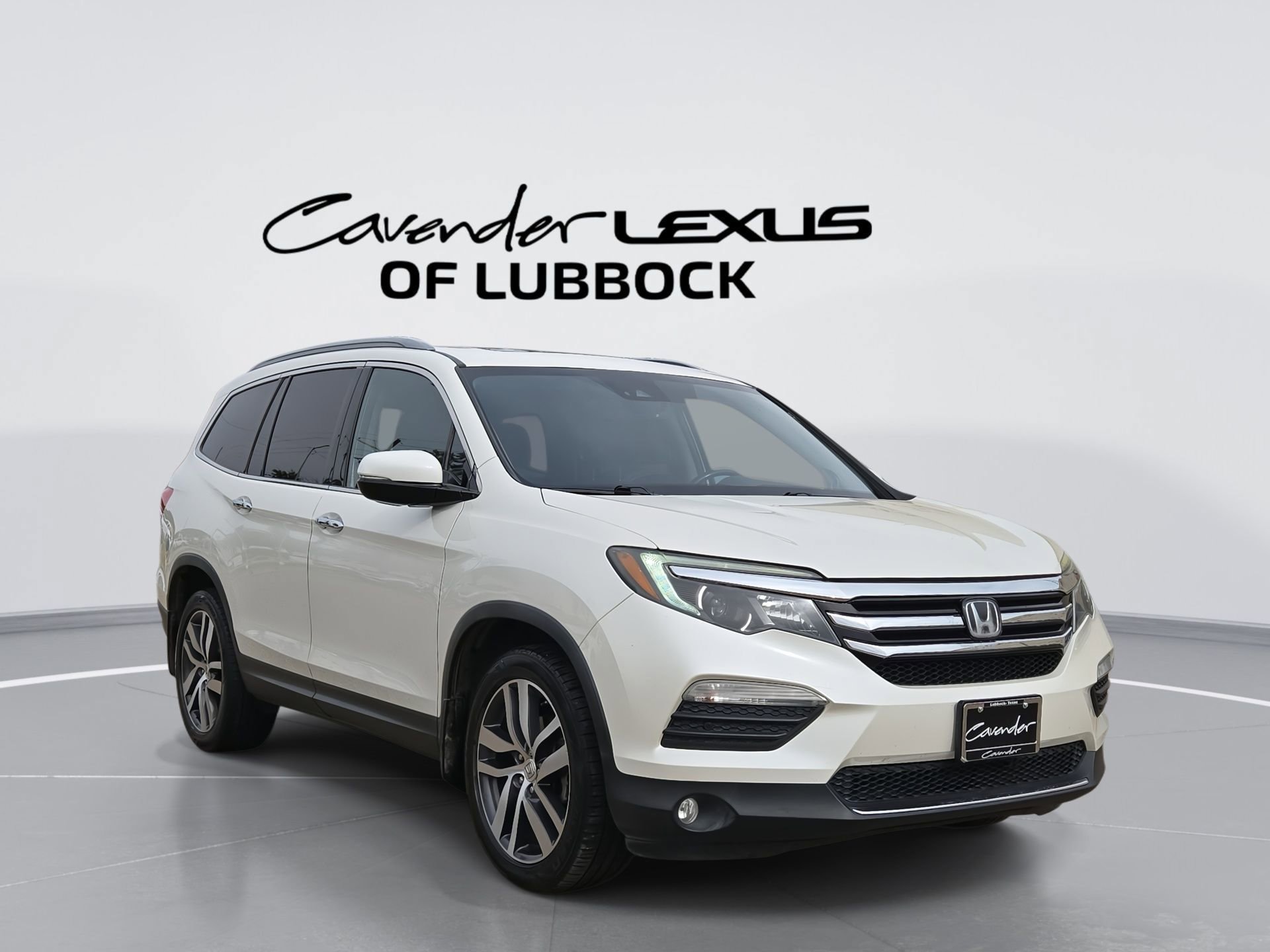 Used 2017 Honda Pilot Elite image 1