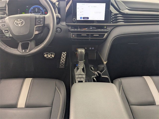 Used 2025 Toyota Camry SE image 24