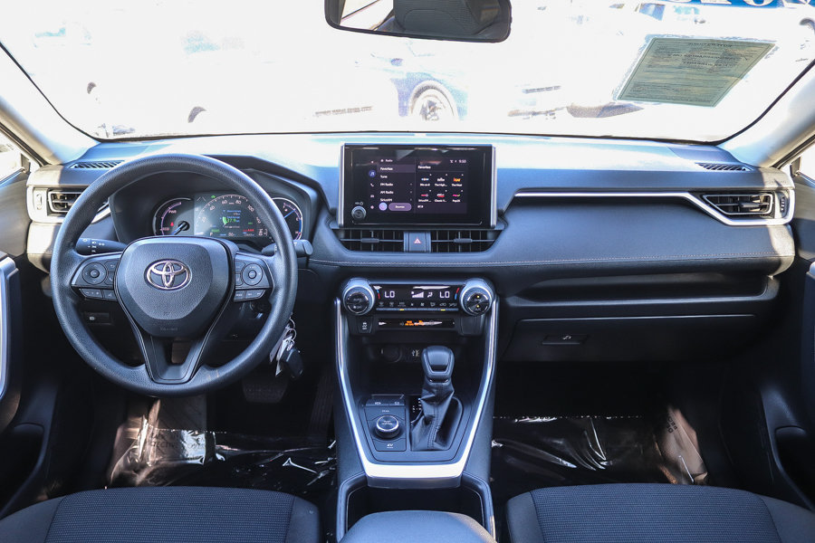 Used 2025 Toyota RAV4 LE AWD/4WD image 14