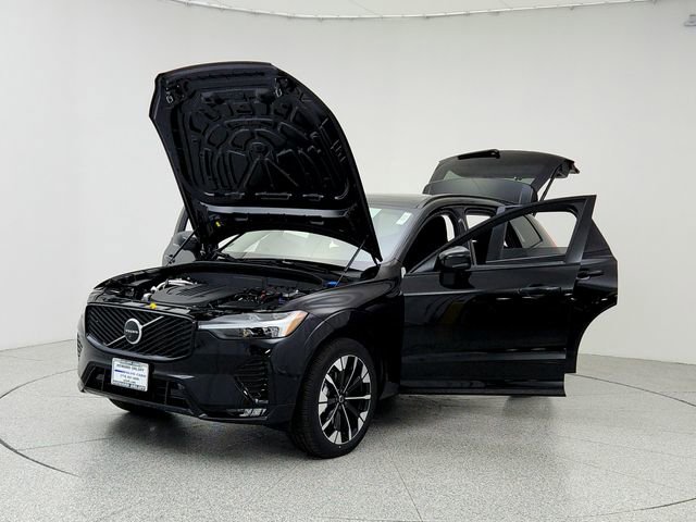New 2026 Volvo XC60 B5 Plus w/ Protection Package Premier image 9