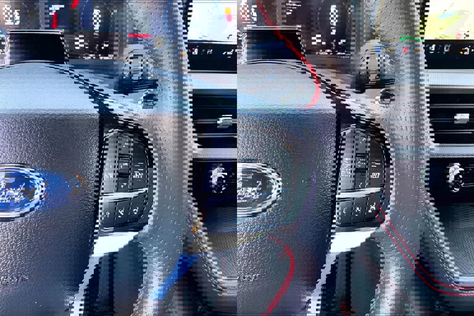 Used 2025 Ford Explorer ST-Line w/ ST-Line Street Pack image 21