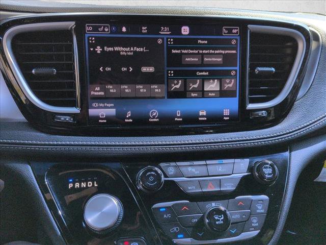 Used 2021 Chrysler Pacifica Touring-L w/ Uconnect Theater Family Group image 13