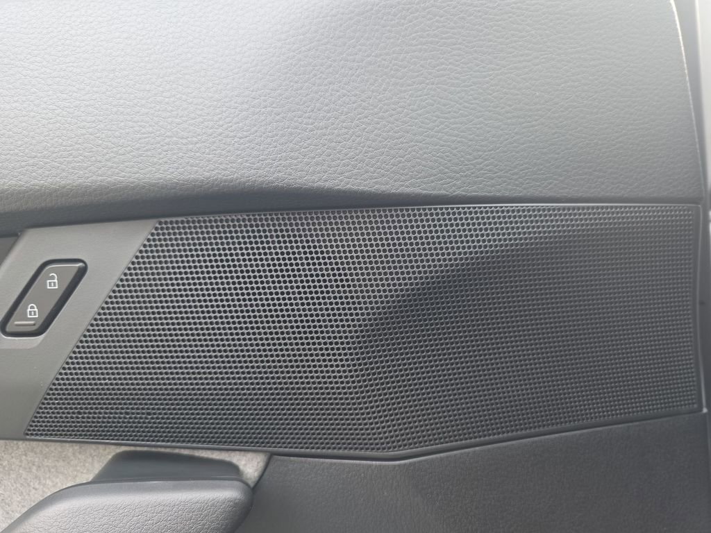 Used 2022 MAZDA MX-30 Electric w/ Premium Package image 36