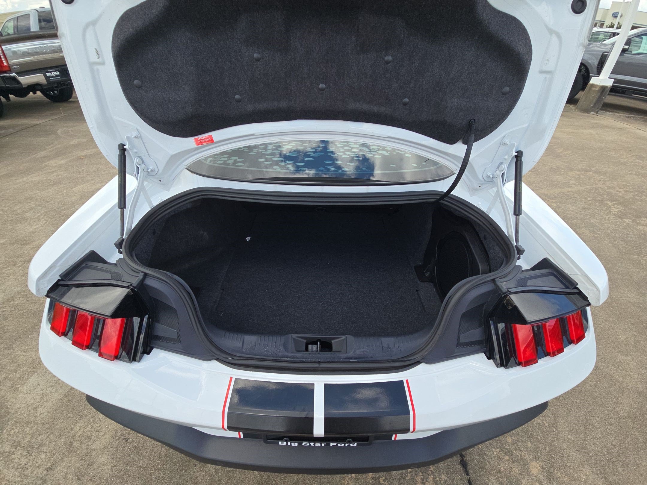 Used 2024 Ford Mustang Premium RWD image 30