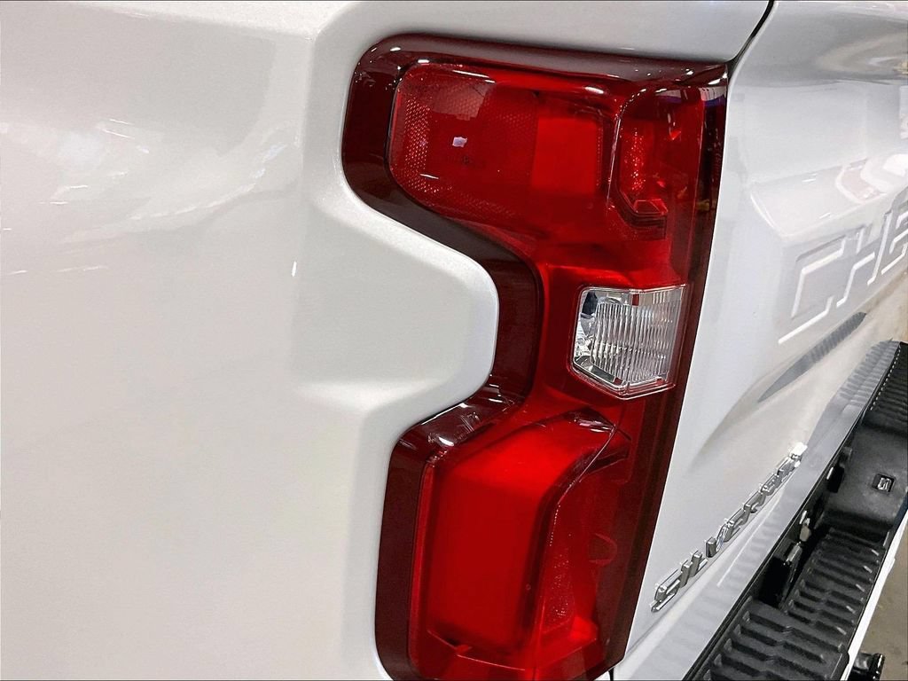 Used 2024 Chevrolet Silverado 1500 High Country AWD/4WD image 35