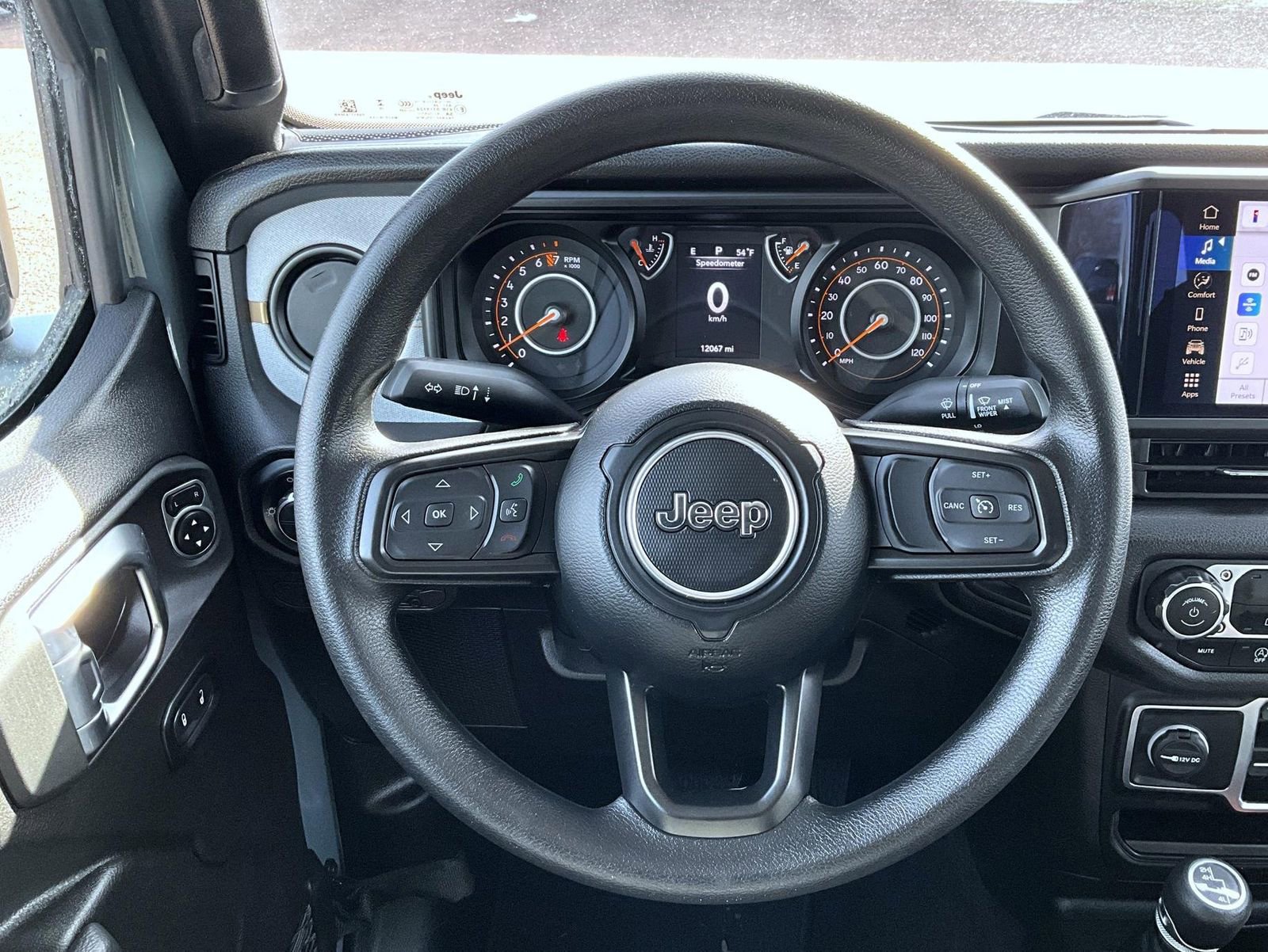 Used 2025 Jeep Gladiator Mojave AWD/4WD image 12