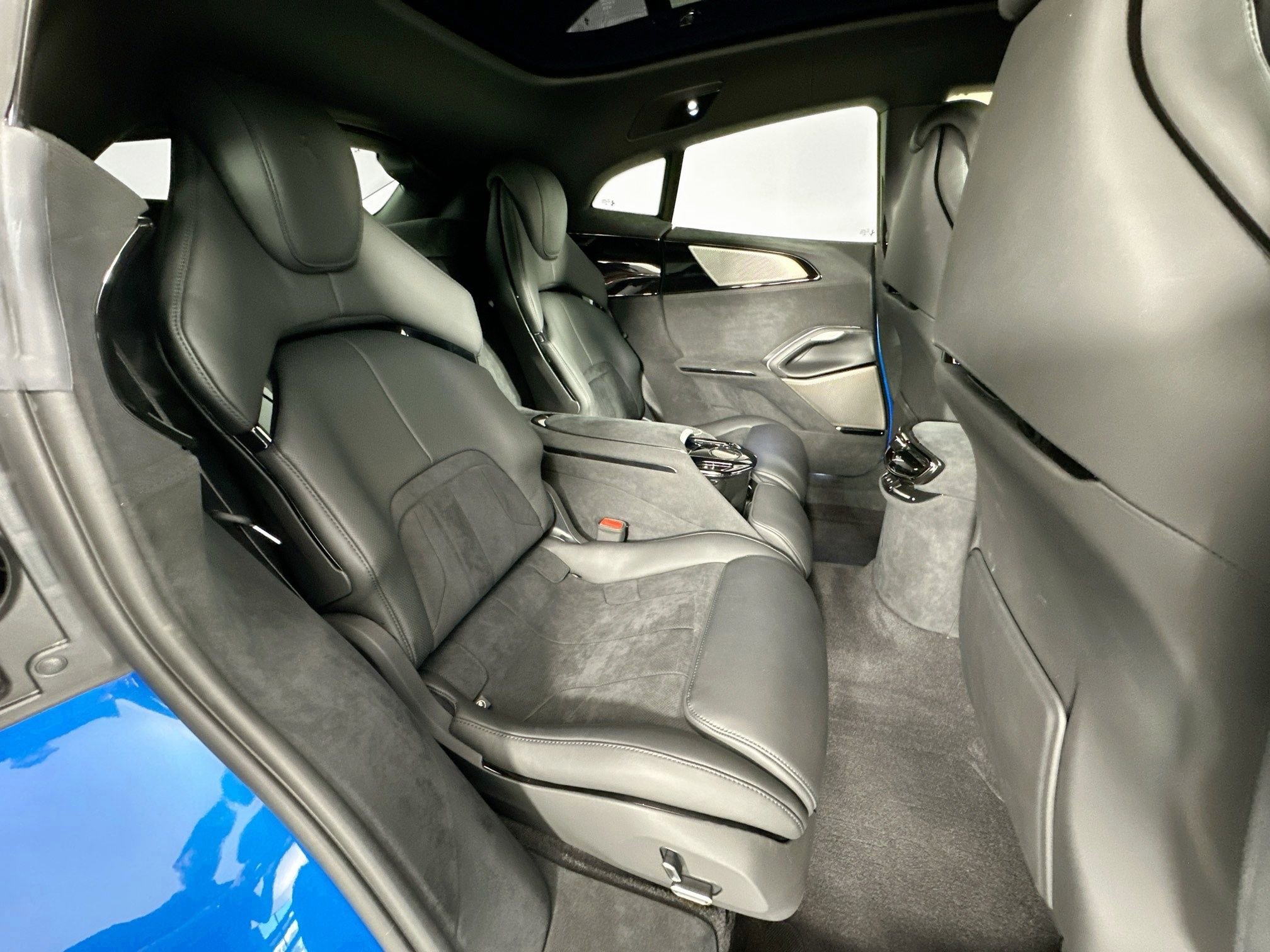 Used 2023 Ferrari Purosangue AWD/4WD image 25