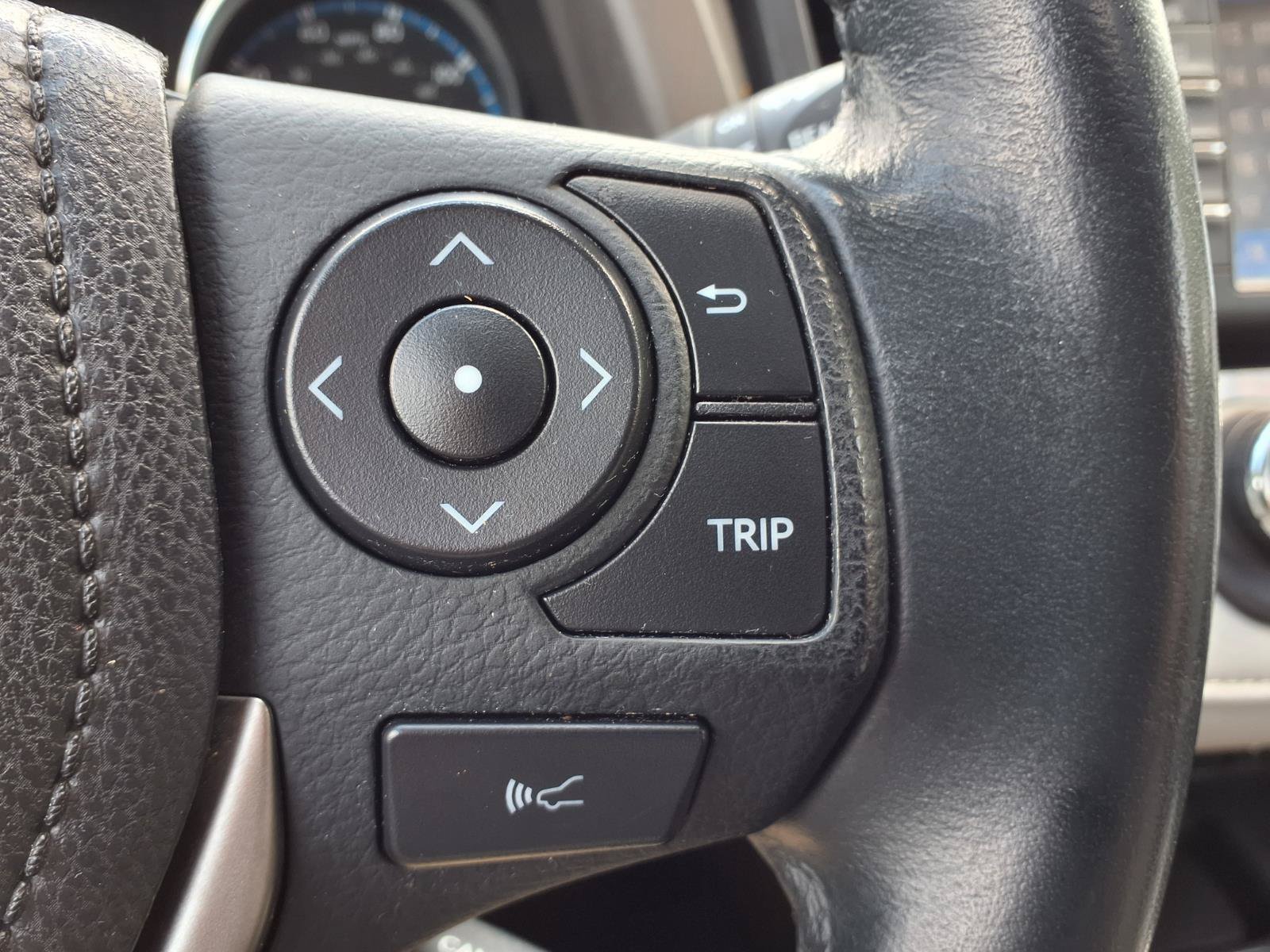 Used 2017 Toyota RAV4 Limited FWD image 16
