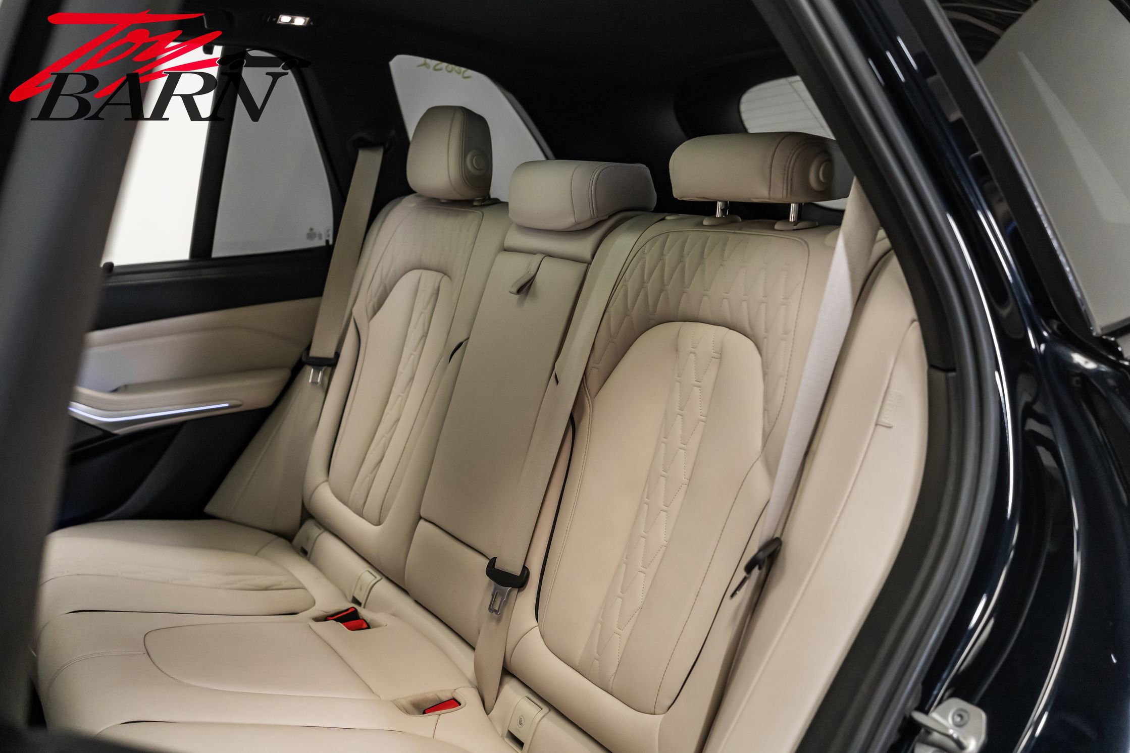 Used 2023 BMW X5 M50i w/ Executive Package image 50