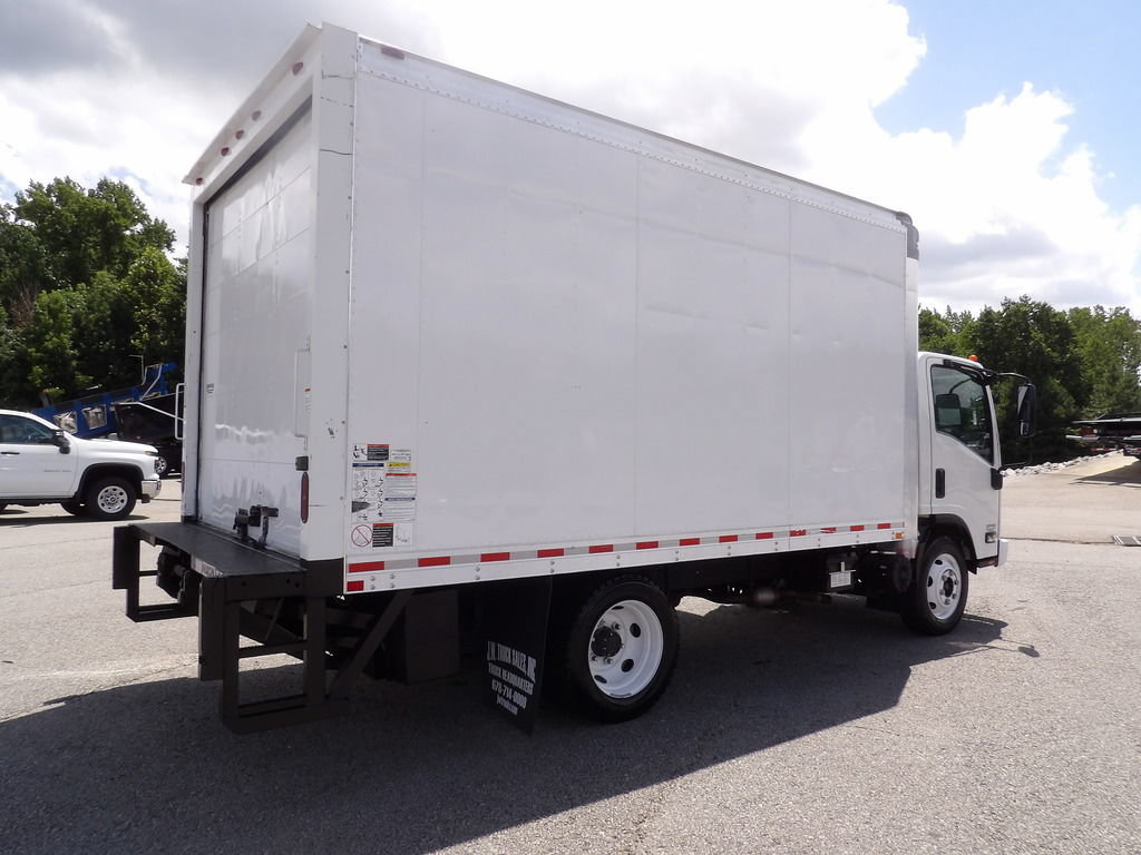 Used 2019 Isuzu NPR RWD image 8