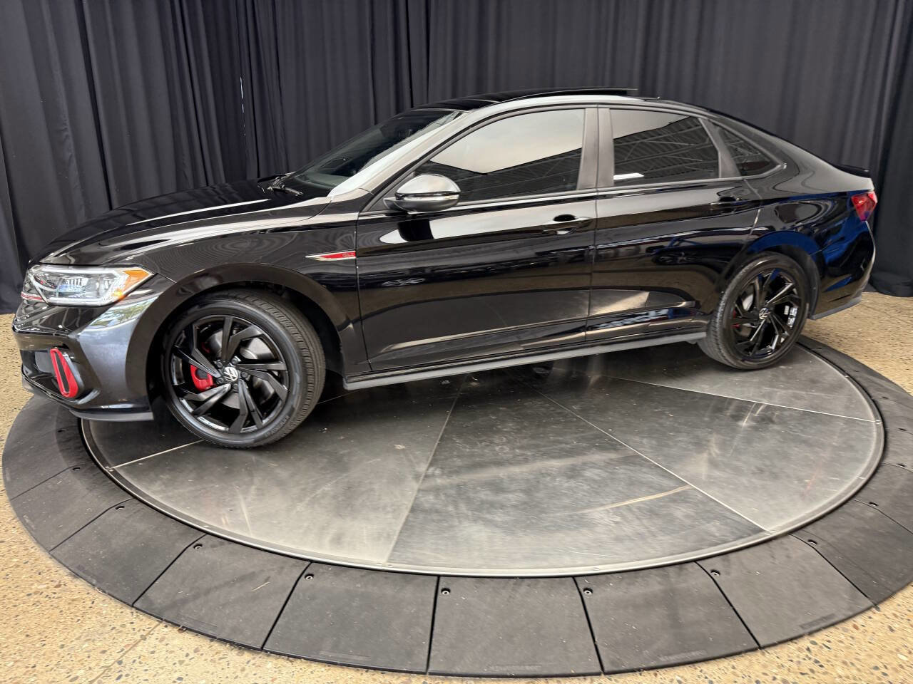 Used 2024 Volkswagen Jetta GLI Autobahn w/ GLI Black Package image 3