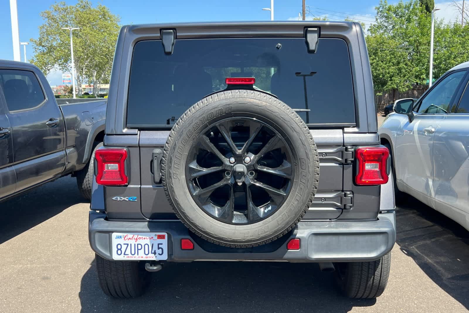 Used 2021 Jeep Wrangler Unlimited Sahara w/ Cold Weather Group AWD/4WD image 5