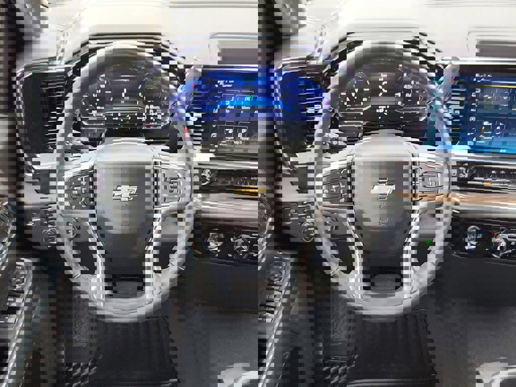 Used 2023 Chevrolet Silverado 1500 LT AWD/4WD image 12