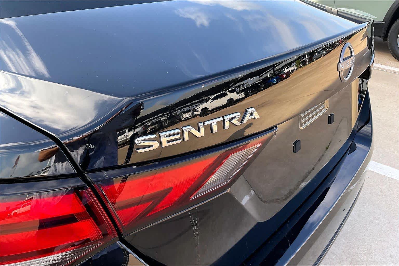 Used 2025 Nissan Sentra SV FWD image 10