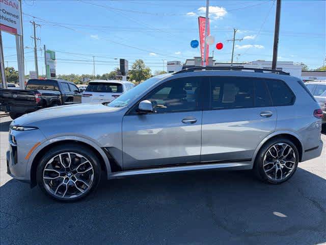 Used 2025 BMW X7 xDrive40i w/ M Sport Package AWD/4WD image 7
