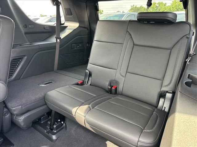 New 2026 GMC Yukon Denali w/ Denali Reserve Package AWD/4WD image 24