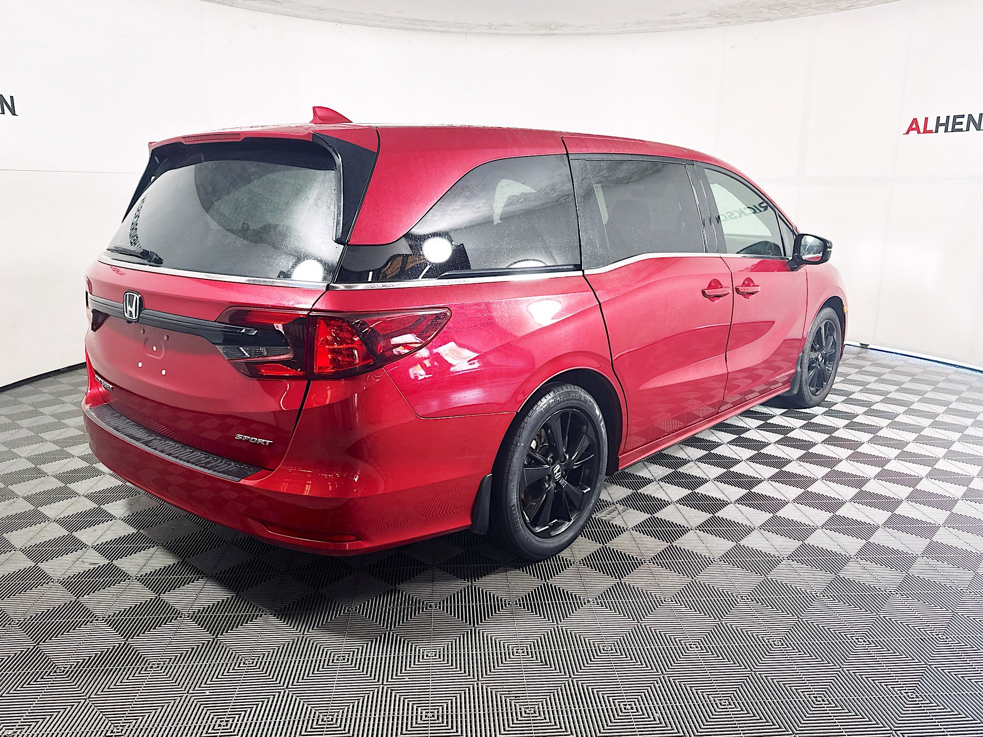 Used 2023 Honda Odyssey Sport image 3
