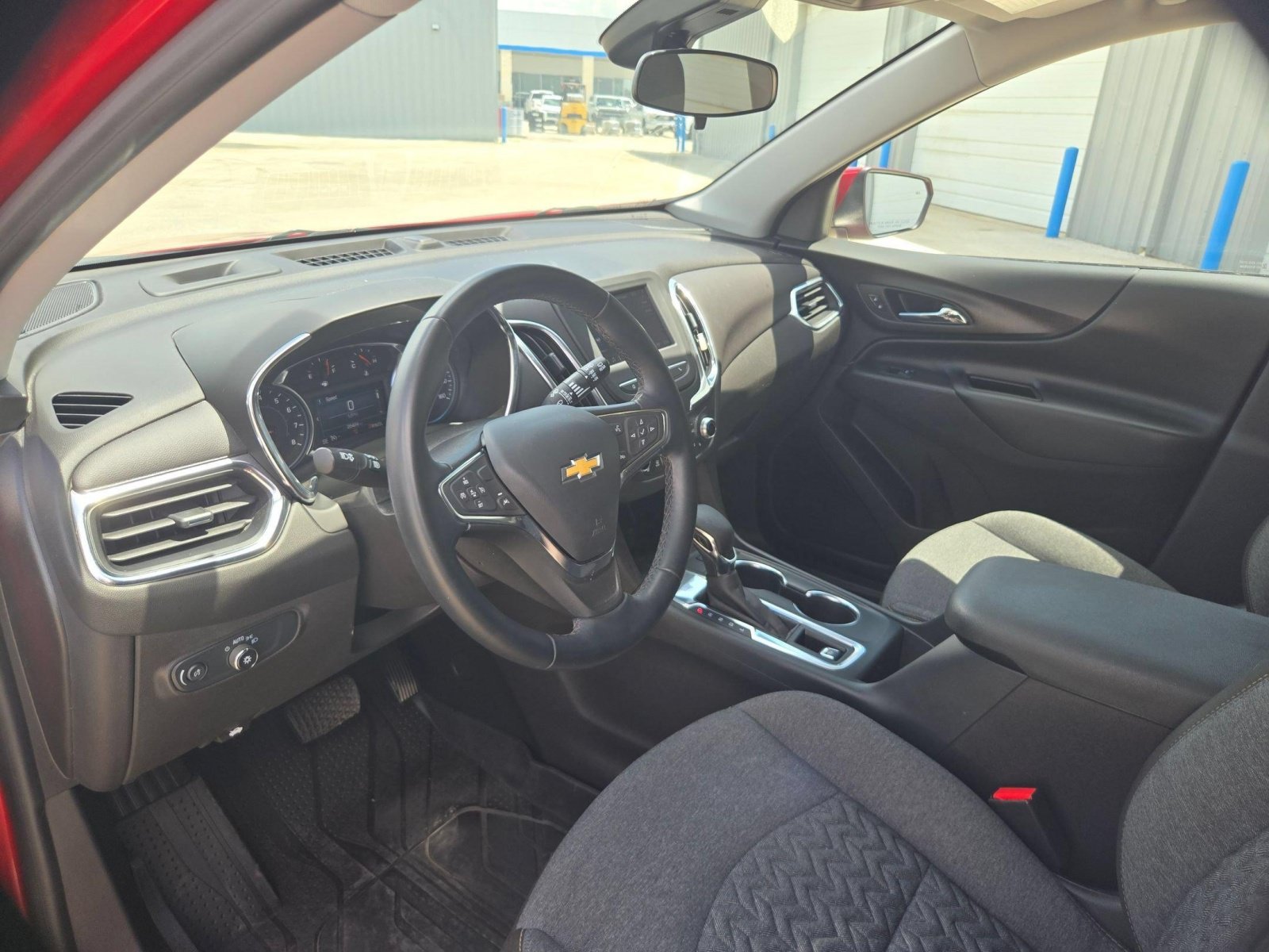 Used 2024 Chevrolet Equinox LT FWD image 11