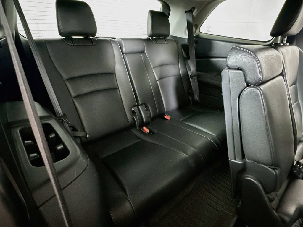 Used 2021 Honda Pilot Touring image 14