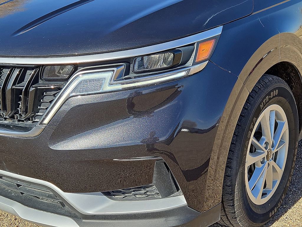 Used 2024 Kia Carnival LX image 9