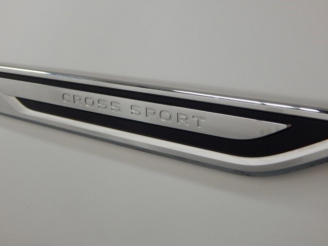 Used 2024 Volkswagen Atlas Cross Sport SE image 9