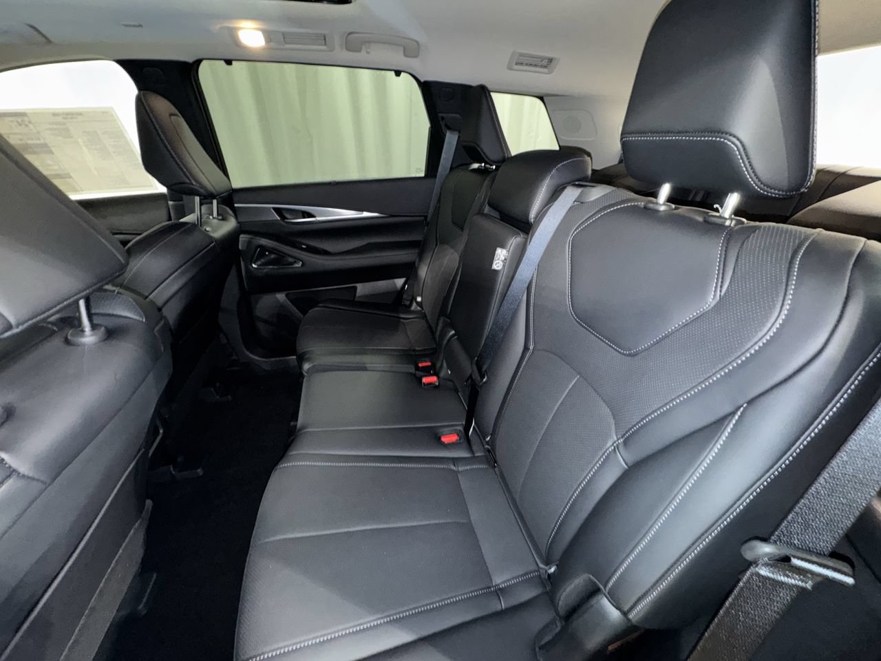 Certified 2026 INFINITI QX60 Luxe w/ Cargo Package AWD/4WD image 5