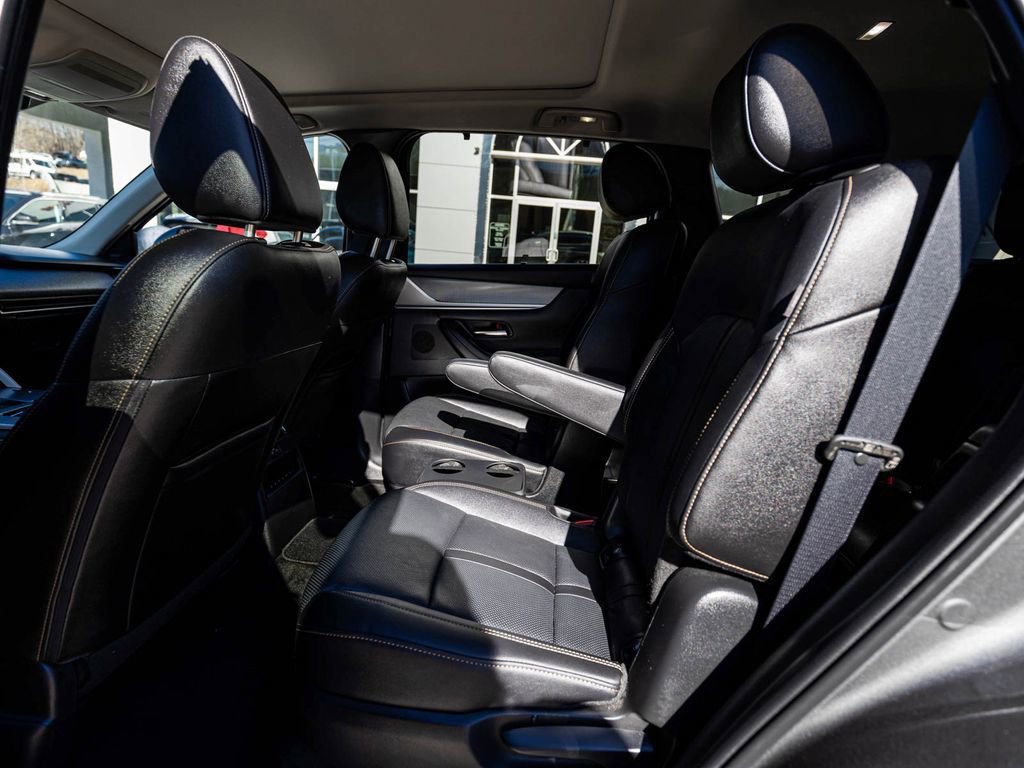 Used 2024 MAZDA CX-90 Plug-In Hybrid w/ Premium Pkg image 28