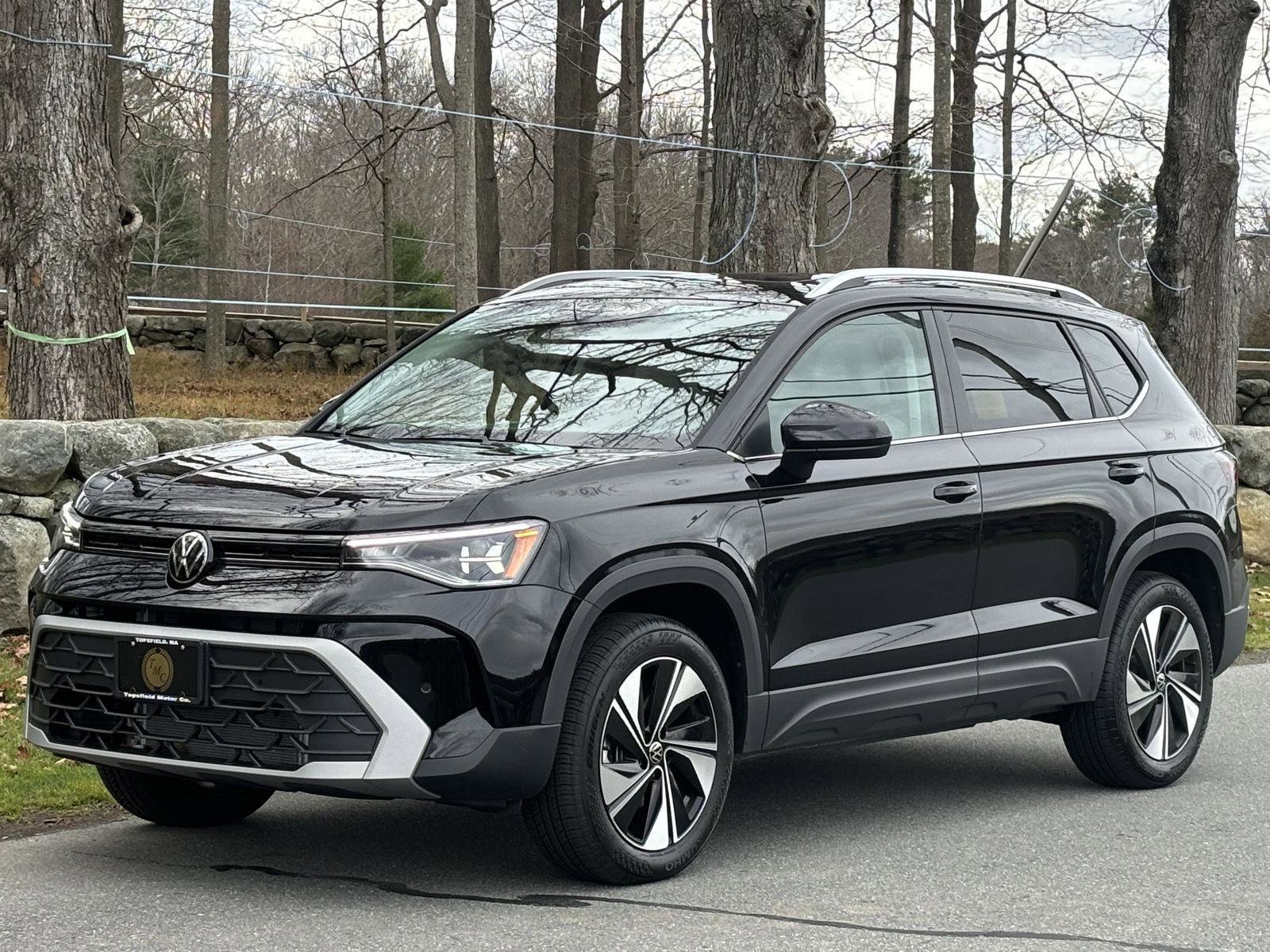 Used 2025 Volkswagen Taos SE w/ Panoramic Sunroof Package image 7