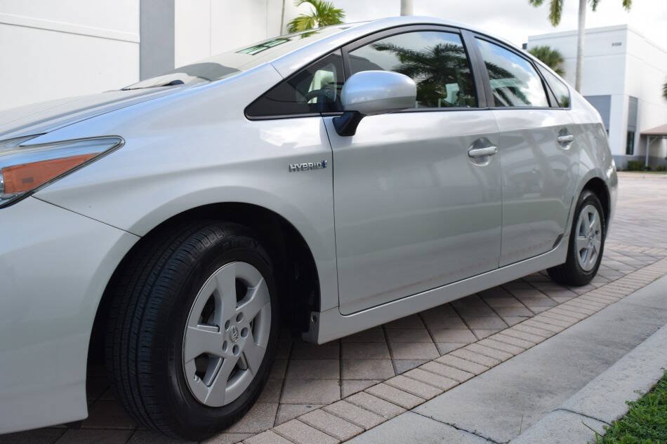 Used 2010 Toyota Prius Two FWD image 19
