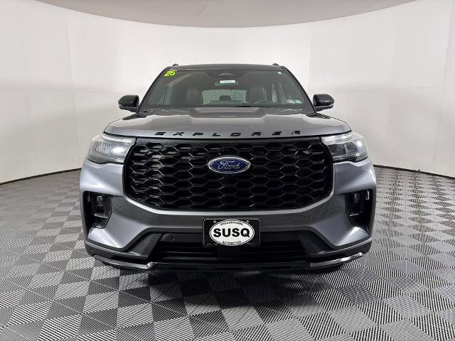 Certified 2025 Ford Explorer ST-Line w/ ST-Line Street Pack image 2
