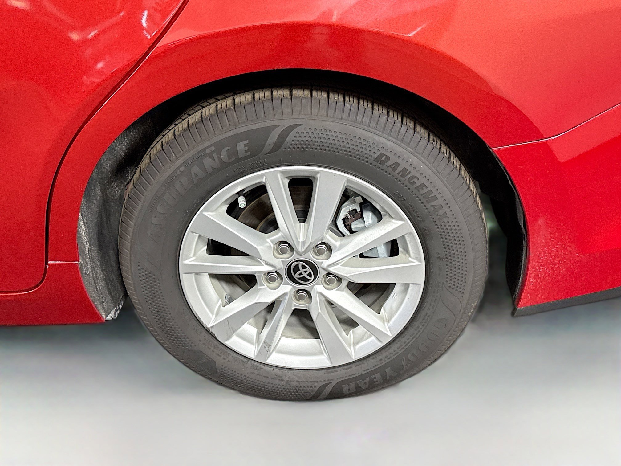 Used 2025 Toyota Camry LE image 37