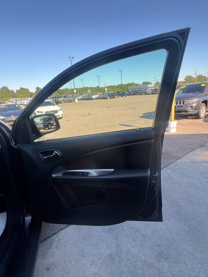 Used 2013 Dodge Journey SE image 16