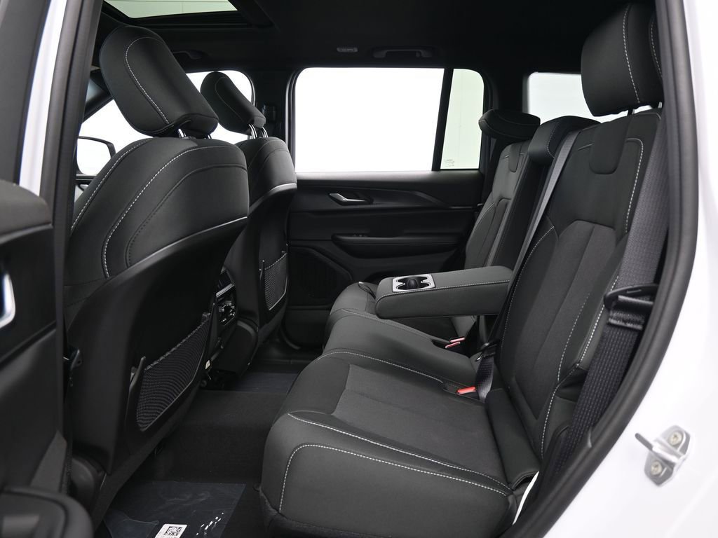 New 2026 Jeep Grand Cherokee Laredo X image 30