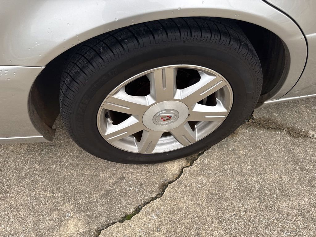 Used 2007 Cadillac DTS Luxury I w/ Trunk Convenience Package image 10