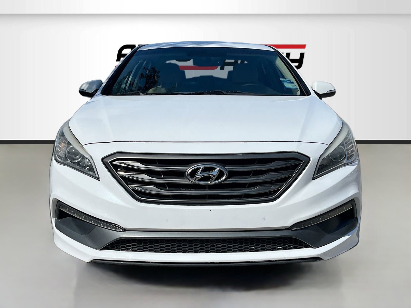 Used 2017 Hyundai Sonata Sport FWD image 2