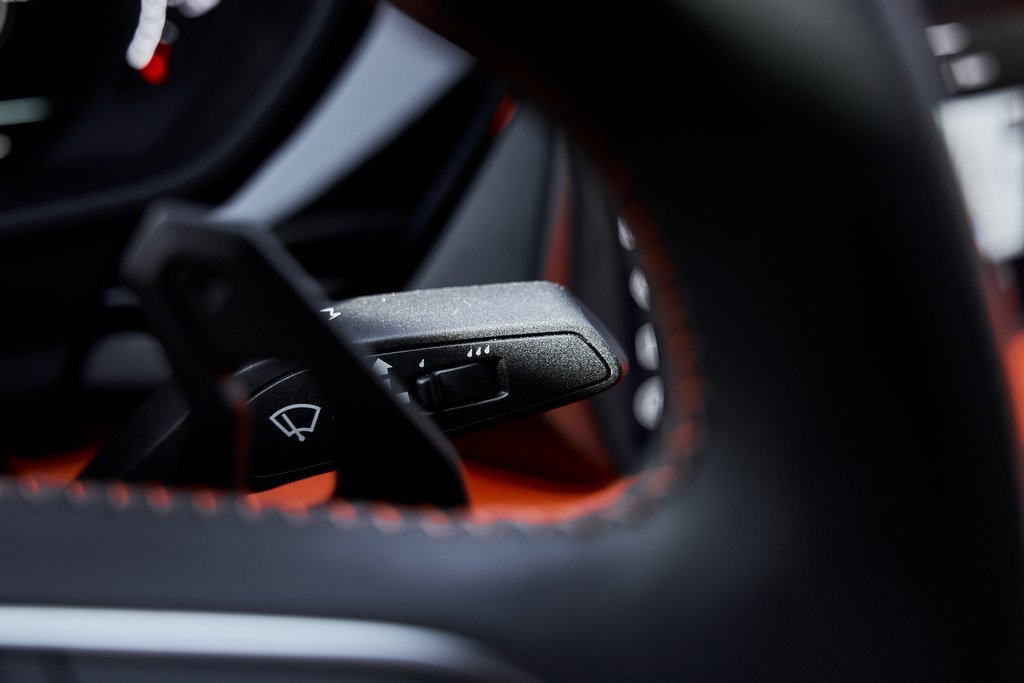 Used 2025 Lamborghini Urus SE image 65